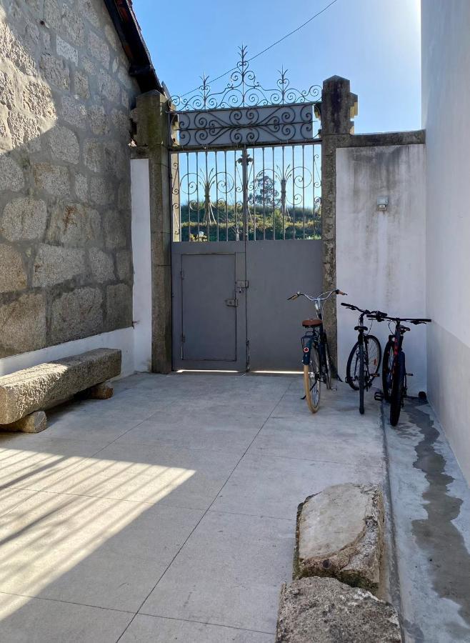 مبيت وإفطار Mosteiro  Casa Dos Caminhos De Santiago المظهر الخارجي الصورة